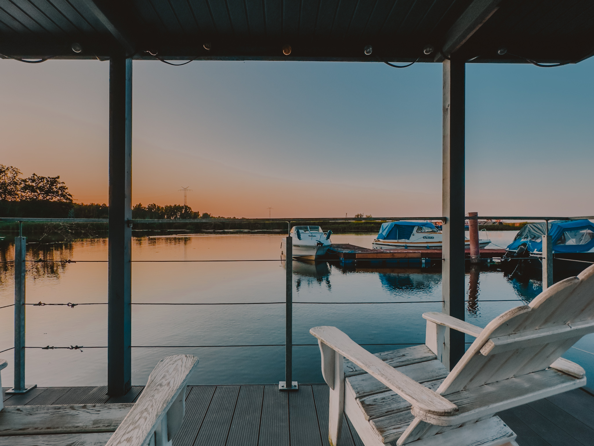 Miejsce z klimatem: 44 Sardine Houseboat – niebanalny nocleg i Animal Planet w jednym